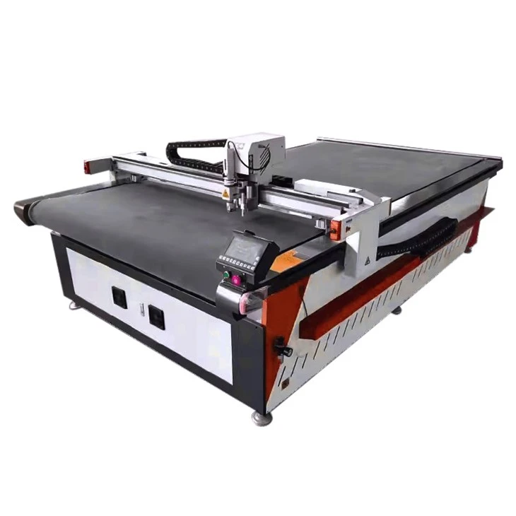 Plotter s oscilačním nožem